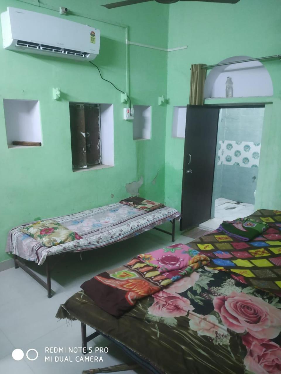 Shri Swami Sheetal Das Akhada B1-88 Assi , Near Pushkar Talab,Varanasi, Ashram Dharmshala Hotel Eksteriør billede